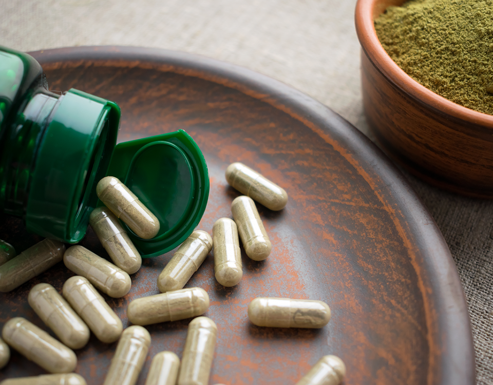 Green tea catechin pills
