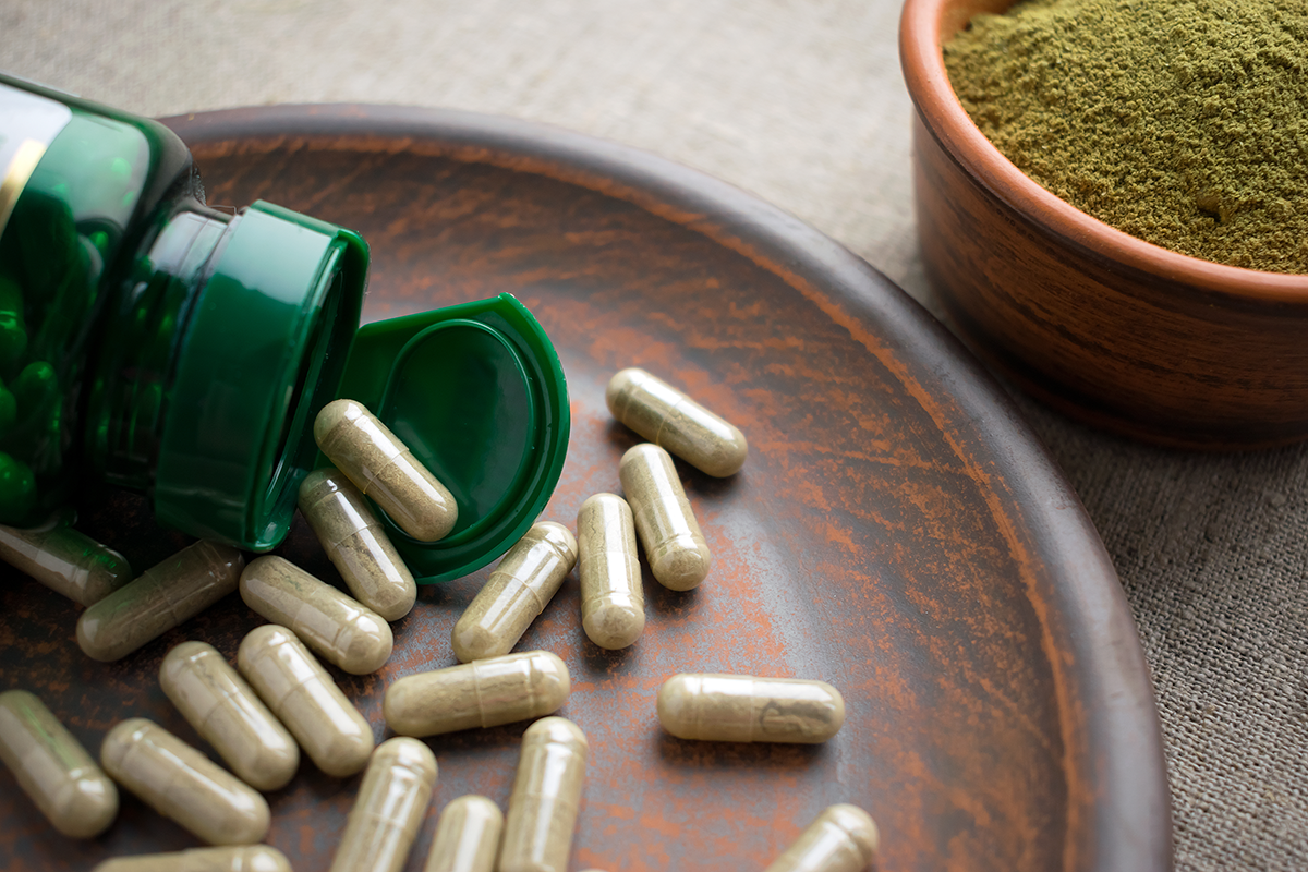 Green tea catechin pills